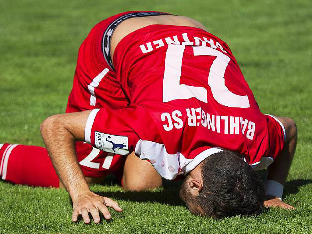 Szenen aus dem ersten Turnierspiel Bahlinger SC (Regionalliga) gegen 1. FC Magdeburg (Dritte Liga) 3:1.