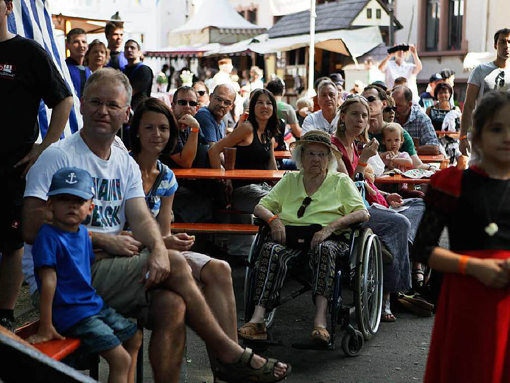 Gaukler, Spielmanns- und Fanfarenzge, Wettkmpfe fr Gro und Klein und der Besuch des Erzherzogs mit seinem Gefolge – beim 8. Historische Marktplatzfest herrschte wieder viel mittelalterliches Treiben in Waldkirch.