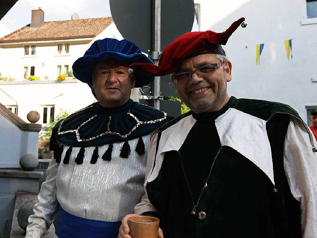 Gaukler, Spielmanns- und Fanfarenzge, Wettkmpfe fr Gro und Klein und der Besuch des Erzherzogs mit seinem Gefolge – beim 8. Historische Marktplatzfest herrschte wieder viel mittelalterliches Treiben in Waldkirch.