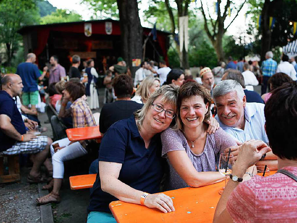 Gaukler, Spielmanns- und Fanfarenzge, Wettkmpfe fr Gro und Klein und der Besuch des Erzherzogs mit seinem Gefolge – beim 8. Historische Marktplatzfest herrschte wieder viel mittelalterliches Treiben in Waldkirch.