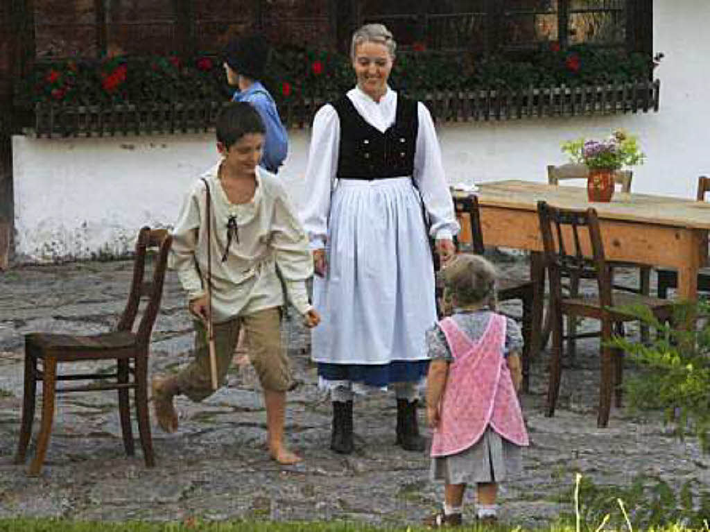 Am Samstag gab die Freilichtbhne Klausenhof zum ersten Mal in dieser Saison Gerhard Jungs „Dichter und Heidewiib“ vor nahezu vollbesetzter Tribne