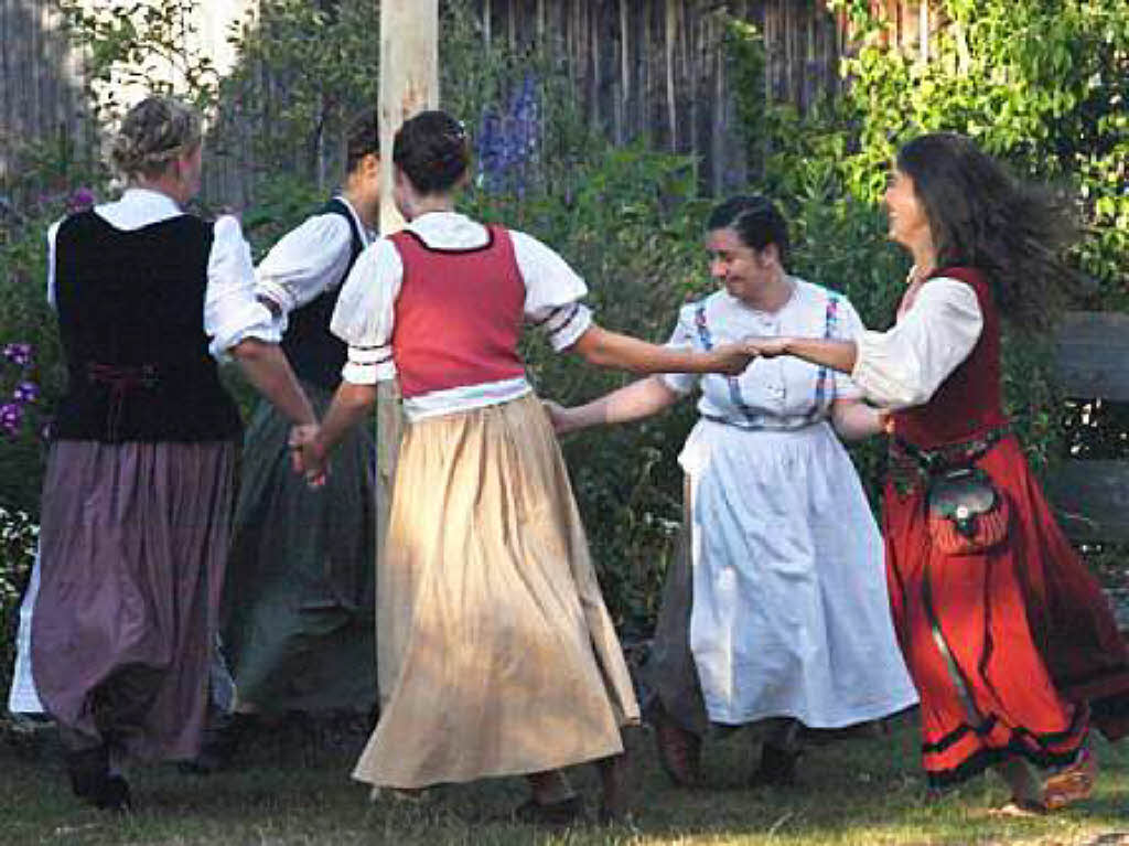 Am Samstag gab die Freilichtbhne Klausenhof zum ersten Mal in dieser Saison Gerhard Jungs „Dichter und Heidewiib“ vor nahezu vollbesetzter Tribne