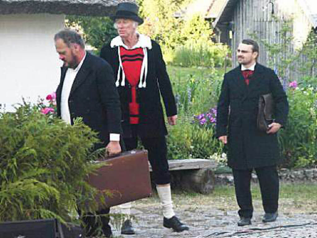 Am Samstag gab die Freilichtbhne Klausenhof zum ersten Mal in dieser Saison Gerhard Jungs „Dichter und Heidewiib“ vor nahezu vollbesetzter Tribne