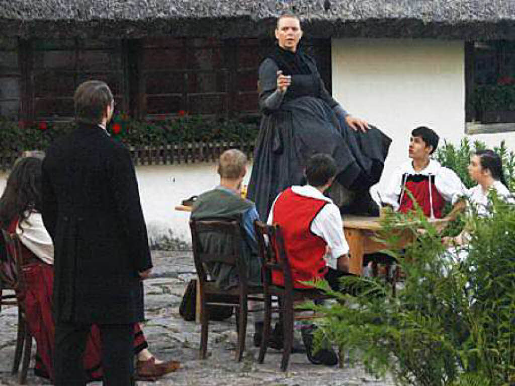 Am Samstag gab die Freilichtbhne Klausenhof zum ersten Mal in dieser Saison Gerhard Jungs „Dichter und Heidewiib“ vor nahezu vollbesetzter Tribne