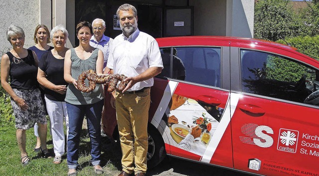 Ein Auto spendete der Frderverein San...ker, Roland Bchle und Peter Schwander  | Foto: Hansjrg Bader