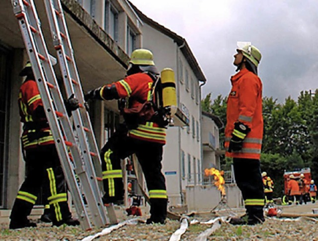 Die Feuerwehr bte in Eiken.  | Foto: J.Fotschki