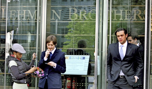 Kurz vor der Pleite: die Londoner Nied...r Investmentbank Lehman Brothers 2008   | Foto: dpa
