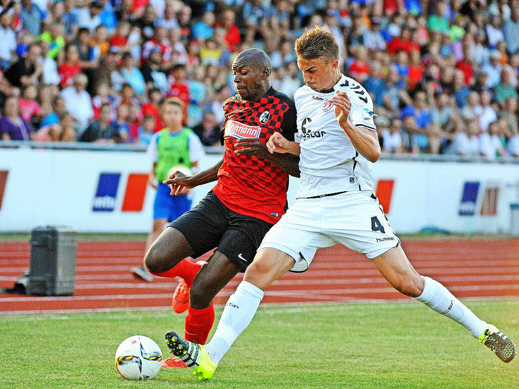 SC Freiburg spielt im Testspiel in Friedrichshafen 0:0 gegen den FC St. Pauli.