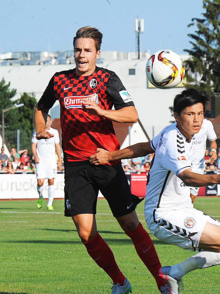 SC Freiburg spielt im Testspiel in Friedrichshafen 0:0 gegen den FC St. Pauli.