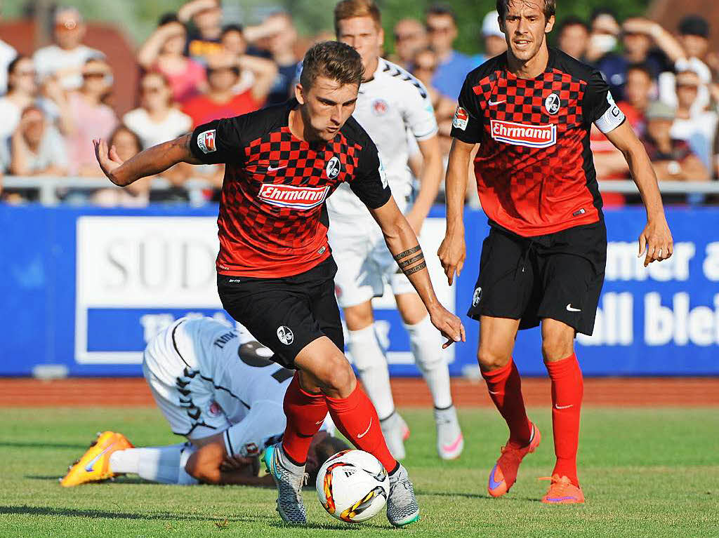 SC Freiburg spielt im Testspiel in Friedrichshafen 0:0 gegen den FC St. Pauli.