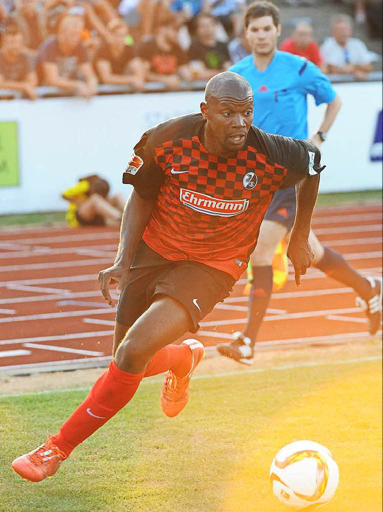 SC Freiburg spielt im Testspiel in Friedrichshafen 0:0 gegen den FC St. Pauli.