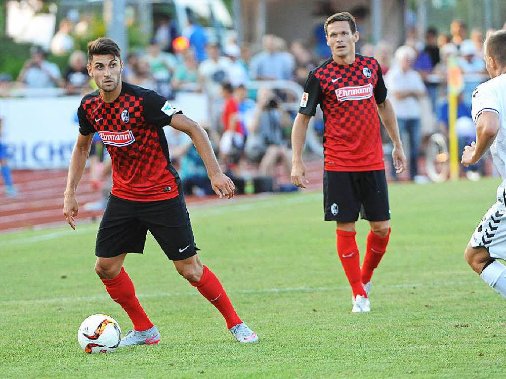 SC Freiburg spielt im Testspiel in Friedrichshafen 0:0 gegen den FC St. Pauli.