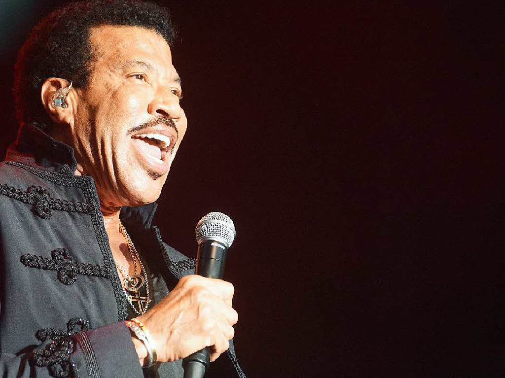 Unbeschwerte Sommerparty mit Lionel Richie beim Stimmen-Festival in Lrrach.