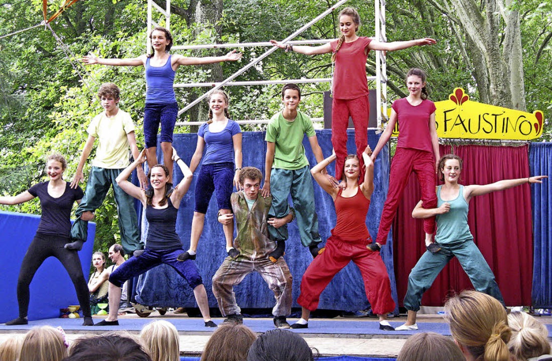 Mit viel Ausdauer und Flei wurde von ... die menschliche Pyramide einstudiert.  | Foto: Privat