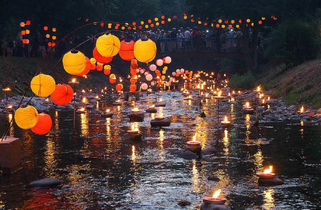 Am Samstag verwandelt sich der Kurpark Bad Krozingen in ein Lichtermeer.   | Foto: Veranstalter