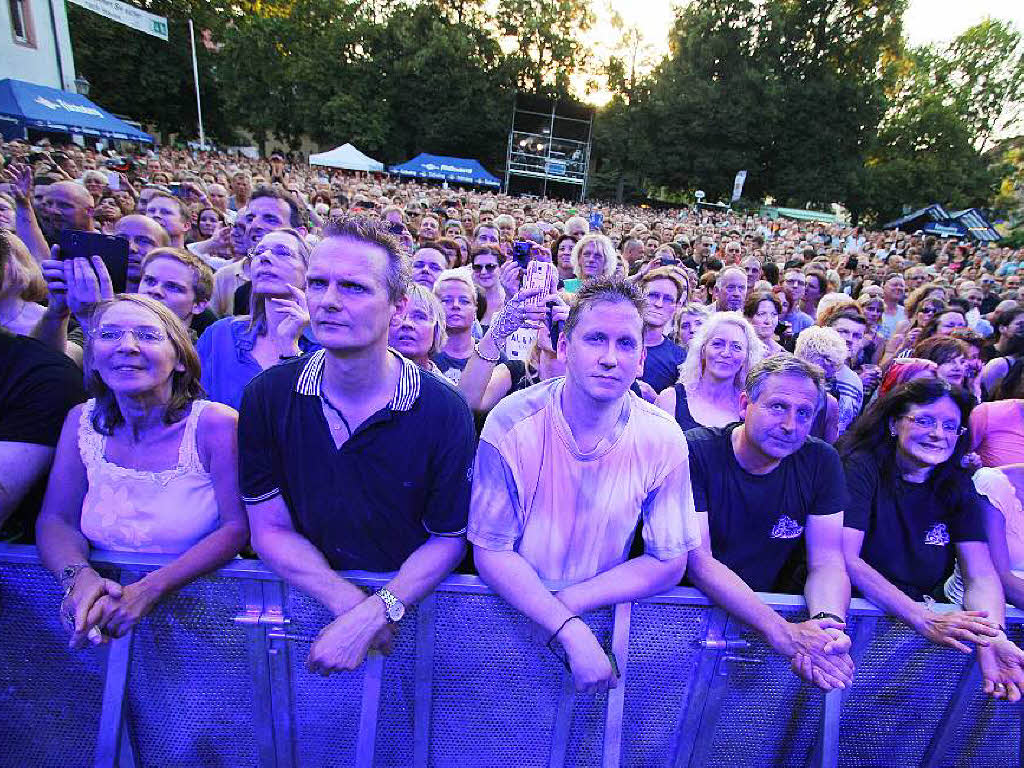Rebel Yell auf dem Schlossplatz: Fotos vom Billy-Idol-Konzert in Emmendingen