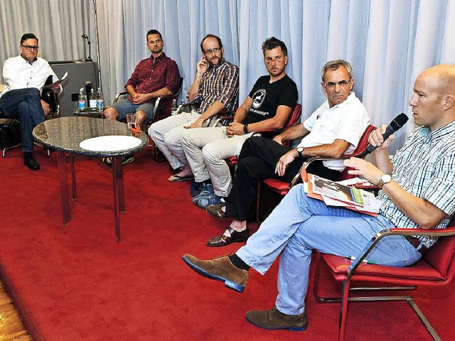 Die Podiumsrunde  (von rechts): Mirko ... Wasmer, Arne Grammer, Holger Knferl   | Foto: Thomas Kunz