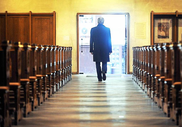 Immer mehr Menschen kehren der Katholischen Kirche den Rcken.  | Foto: dpa