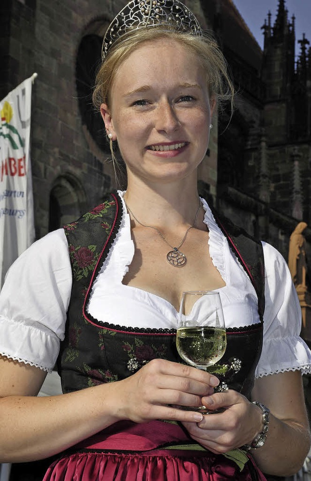 Aufstieg im Dirndl: Isabella Vetter, a..., ist jetzt auch Badische Weinknigin.  | Foto: Thomas Kunz