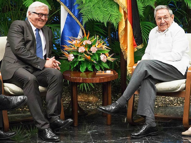 Als wren sie im Dschungel: Frank-Walter Steinmeier und Ral Castro in Havanna   | Foto: dpa