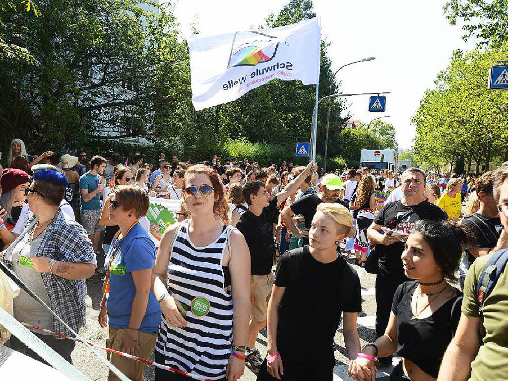 Gegen Diskriminierung und Ausgrenzung demonstrierten hunderte Besucher auf dem Christopher Street Day.