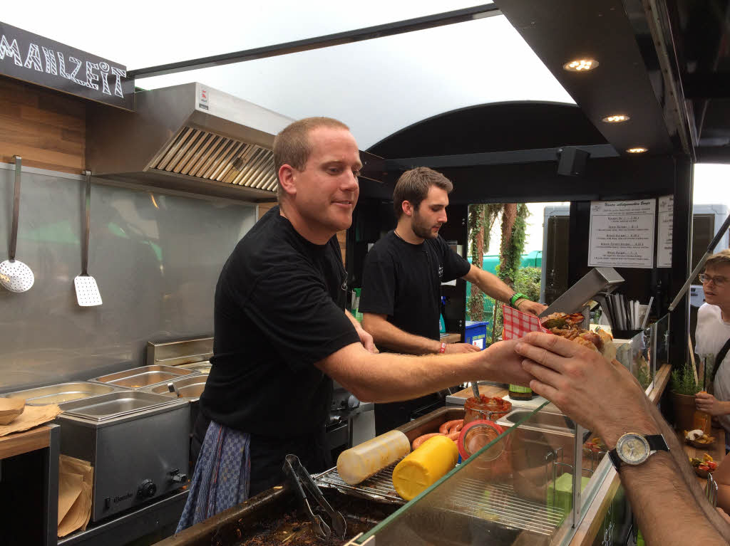Stimmung und Essen – beides passt auf dem Food-Truck-Festival.