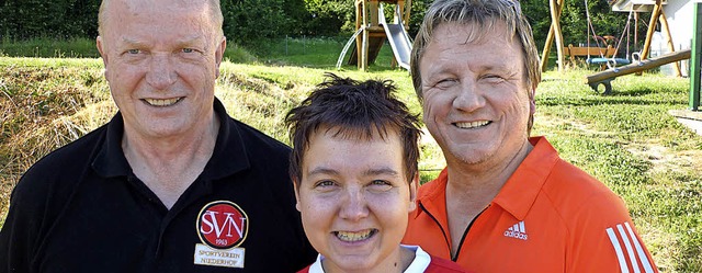 Die Drei aus Niederhof: Julius Langer,...auen-Trainer Roger Kpfer (von links)   | Foto: ZVG