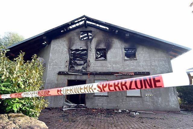 Flüchtlingsunterkunft in Remchingen abgebrannt - Polizei ermittelt