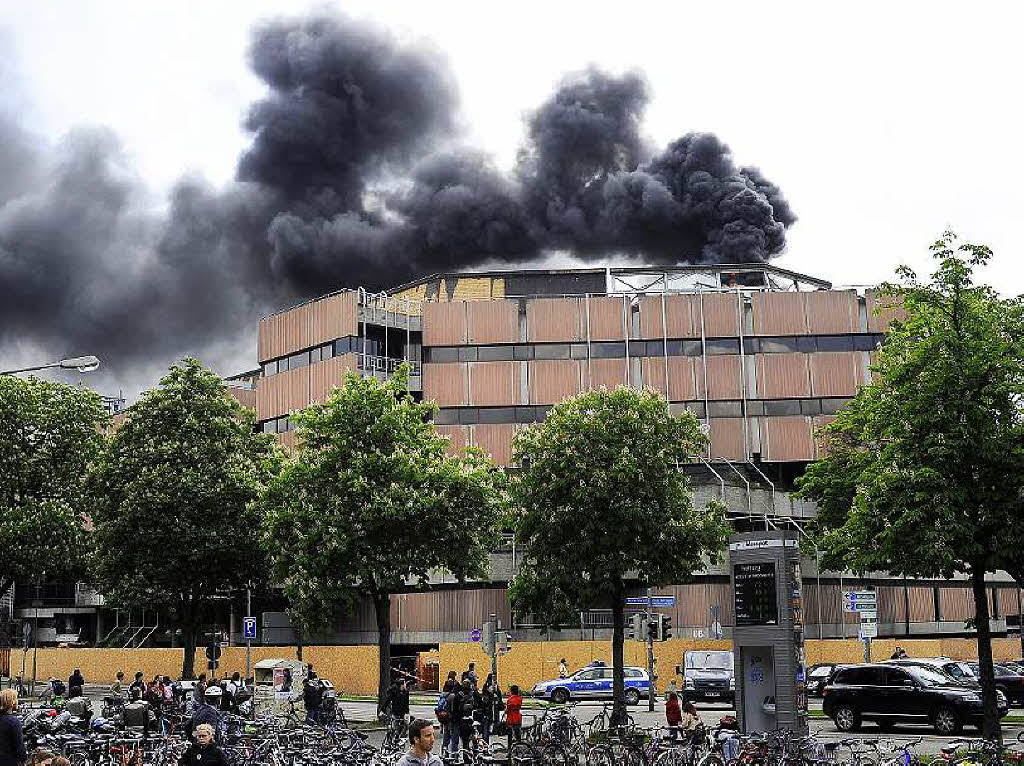 Im Mai 2010 brannte es auf dem Dach der  UB, verletzt wurde niemand. Der Schaden war nicht der Rede wert, der Abriss war ohnehin geplant.