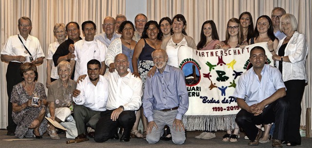 25 Jahre: Die Gste aus Peru und der A...ru feiern das Partnerschaftsjubilum.   | Foto: Gabriele Zahn