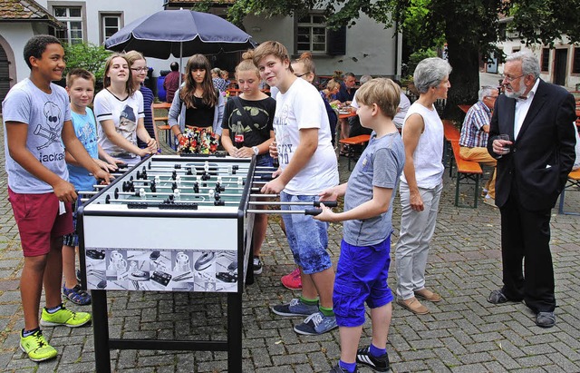 Neben den Bewirtungseinstzen blieb f...eit fr einen Plausch am Tischkicker.   | Foto: Sedlak