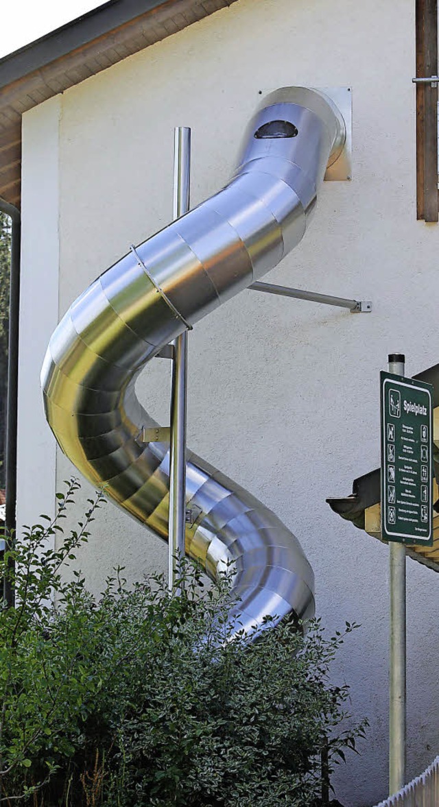 Die Notrutsche am  Kinderhaus reicht n...en Brandschutzbestimmungen nicht aus.   | Foto: Gert Brichta