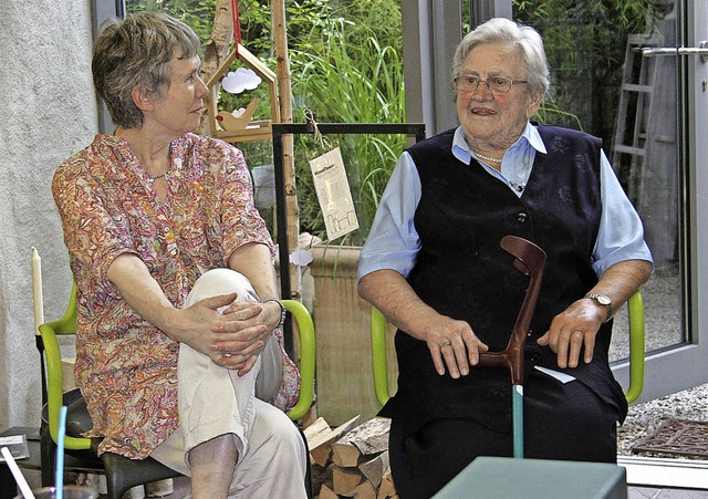 Ulla Lachauer (links ) und Agnes Sester im Gesprch   | Foto: Erich Krieger