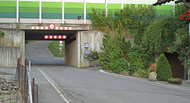 Bei Starkregenereignissen gibt es an d...der Bahnhofstrae regelmig Probleme.  | Foto: Jutta Schtz