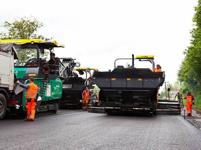 Die B 294 bekommt jetzt auch zwischen ...utach-Bleibach lrmmindernden Asphalt.  | Foto: Gabriele Zahn