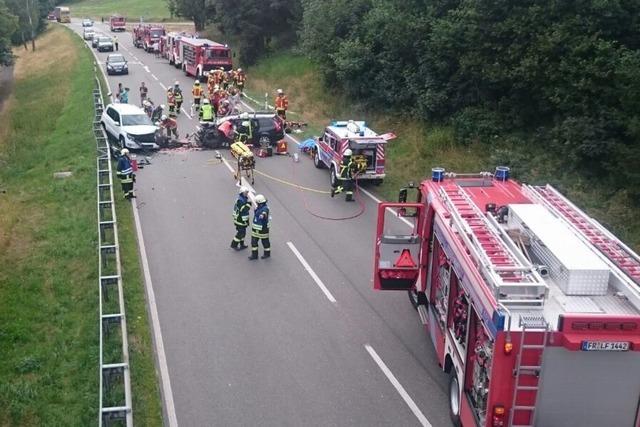 Schwerer Unfall auf der B31 bei Hinterzarten – Sechs Schwerverletzte