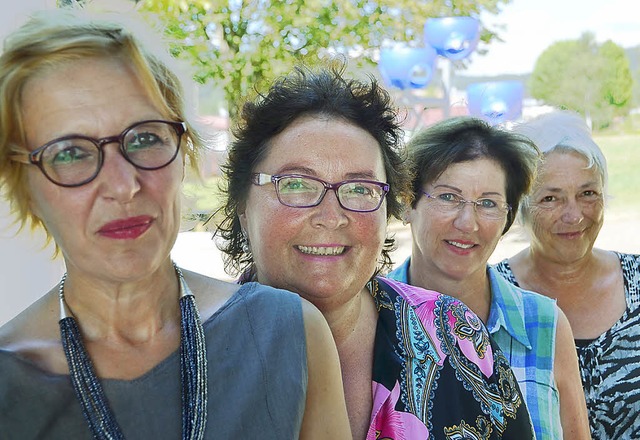 Cornelia Rde-Bejar, Annelie Ahnert, E...links) freuen sich auf das Sommercamp.  | Foto: michael krug