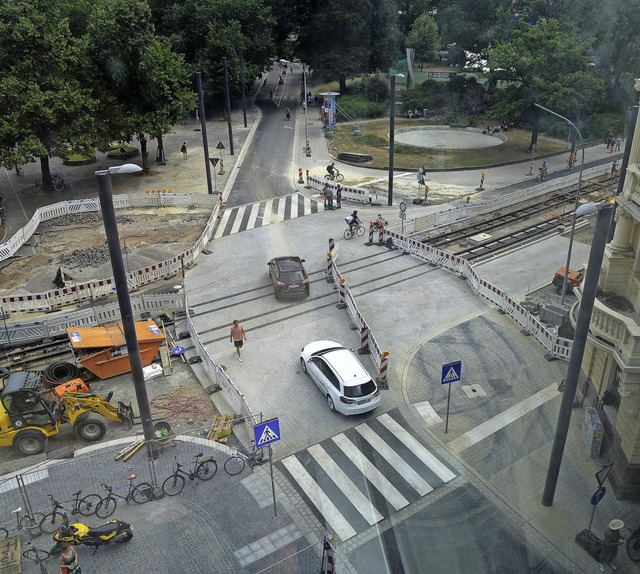 Der Blick aus den Fenstern der neuen U...ortstrae (unten) mit  neuen Belgen.   | Foto: Rita Eggstein