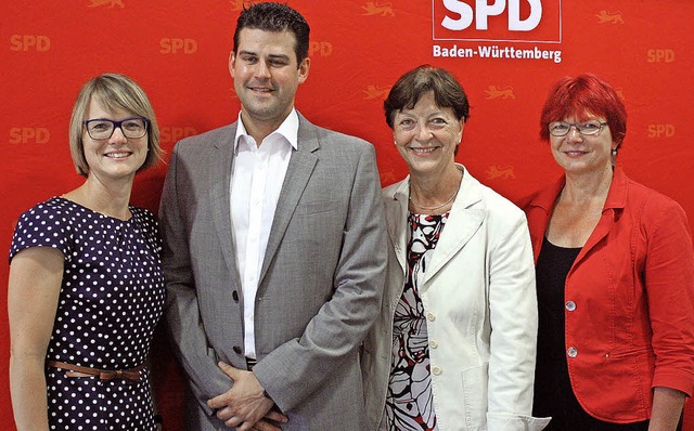 SPD-Landtagskandidat Daniel Kirchner m...vira Drobinski-Wei und Gabi Rolland.   | Foto: Julia Trauden
