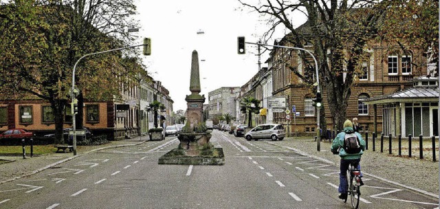 So knnte es aussehen: Das Kriegerdenk... zentralen Platz vor dem Amtsgericht.   | Foto: Fotomontage: Dieter Ruf