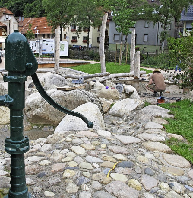 Der &#8222;Erlebnisbereich Wasser&#8220; im Kurpark von Ottenhfen   | Foto: dgh