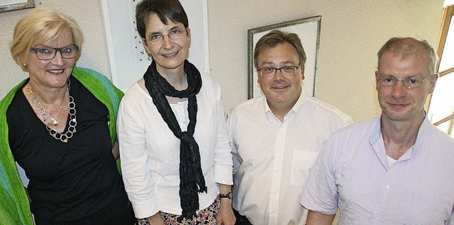 Brigitte Sommer mit Pfarrerin Heidrun ...takt der Reihe Grwihler Kultursommer.  | Foto: peter schtz