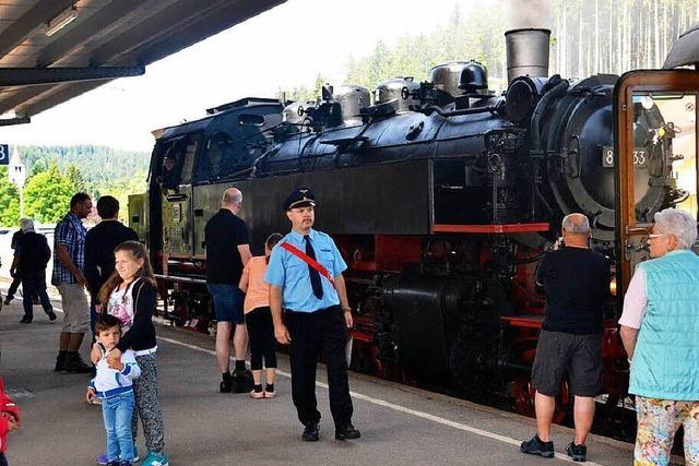 Fotos: Mit der Dampflok durch den Hochschwarzwald