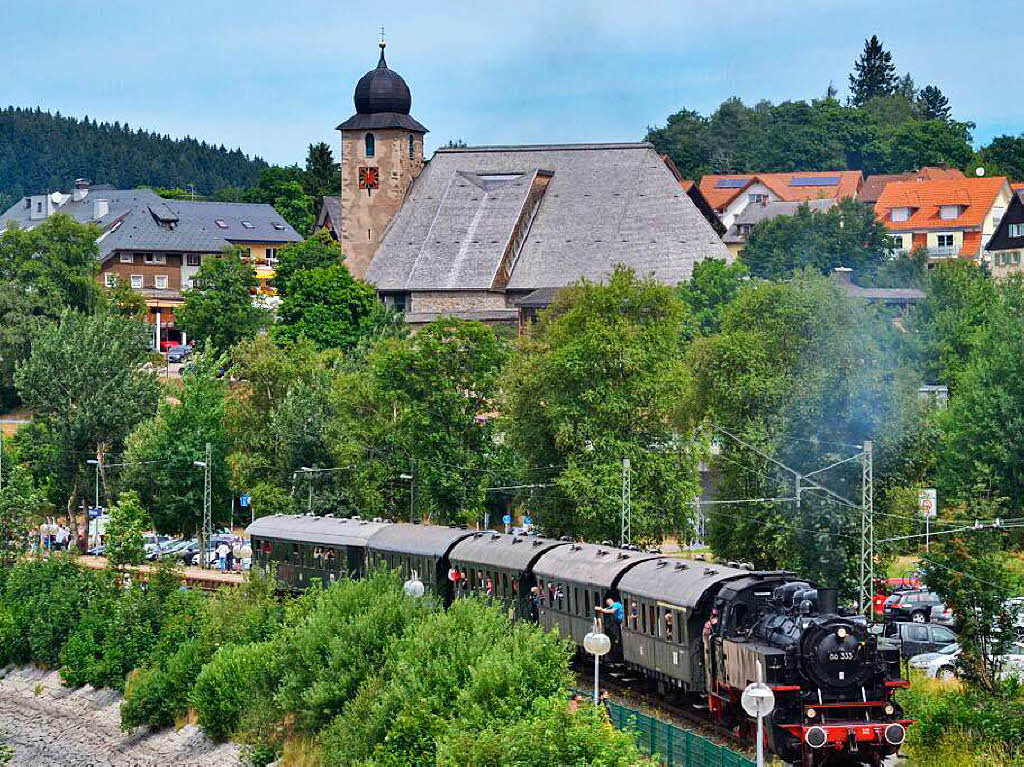 Postkartenmotiv: Schluchsee mit Dampflokomotive.