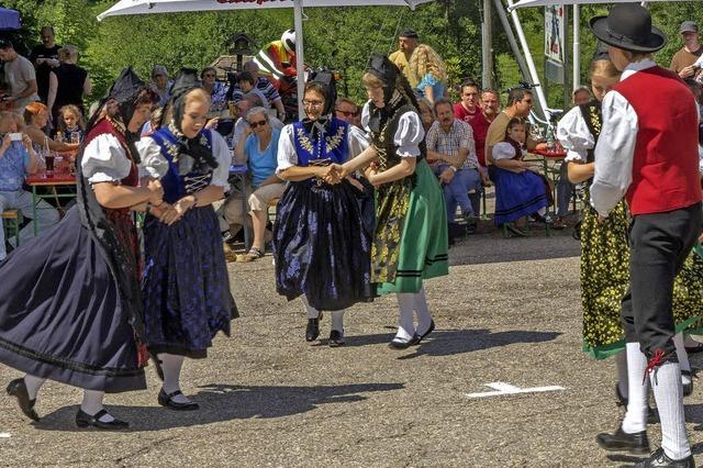 Heimatabend mit der Schwarzwald-Volkstanzgruppe