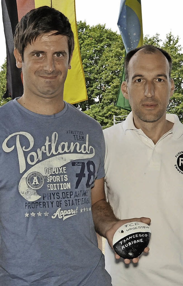 Francesco Rubione (links) ist der Erst...ie ihm vom Vorsitzenden Renzo Dringer  | Foto: Markus Zimmermann