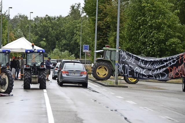 Bauern stoppen Agrartransporte nach Frankreich