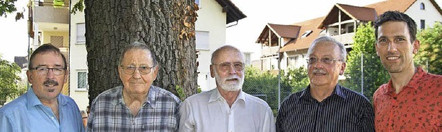 Der Vorsitzende des TV Weil,  Ulrich O...oog und Klaus Zimmermann (von links).   | Foto: zVg
