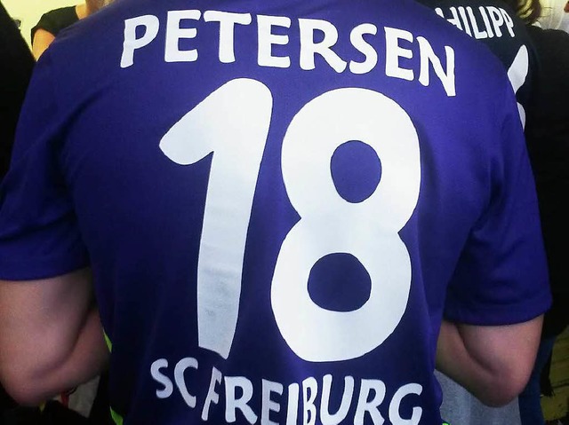 Viele, viele Petersens waren am Montag im Stadion.  | Foto: Tobias Dunkel