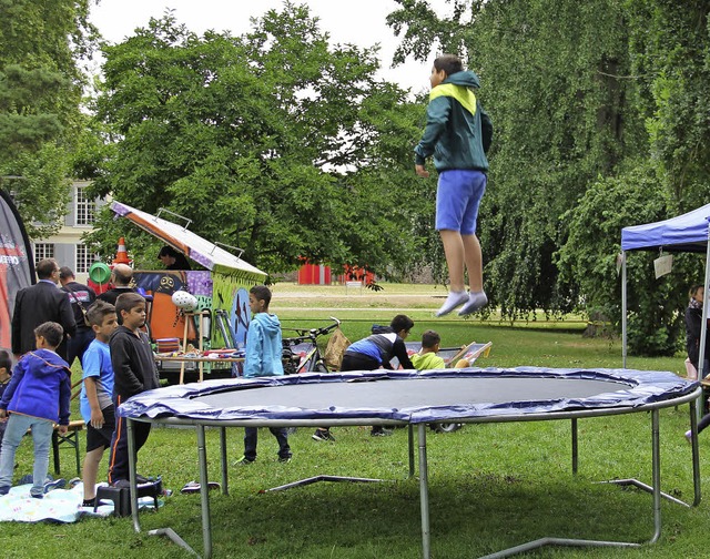 Trampolinspringen, Steinebemalen, Torw...e fanden ein attraktives Angebot vor.   | Foto: judith reinbold